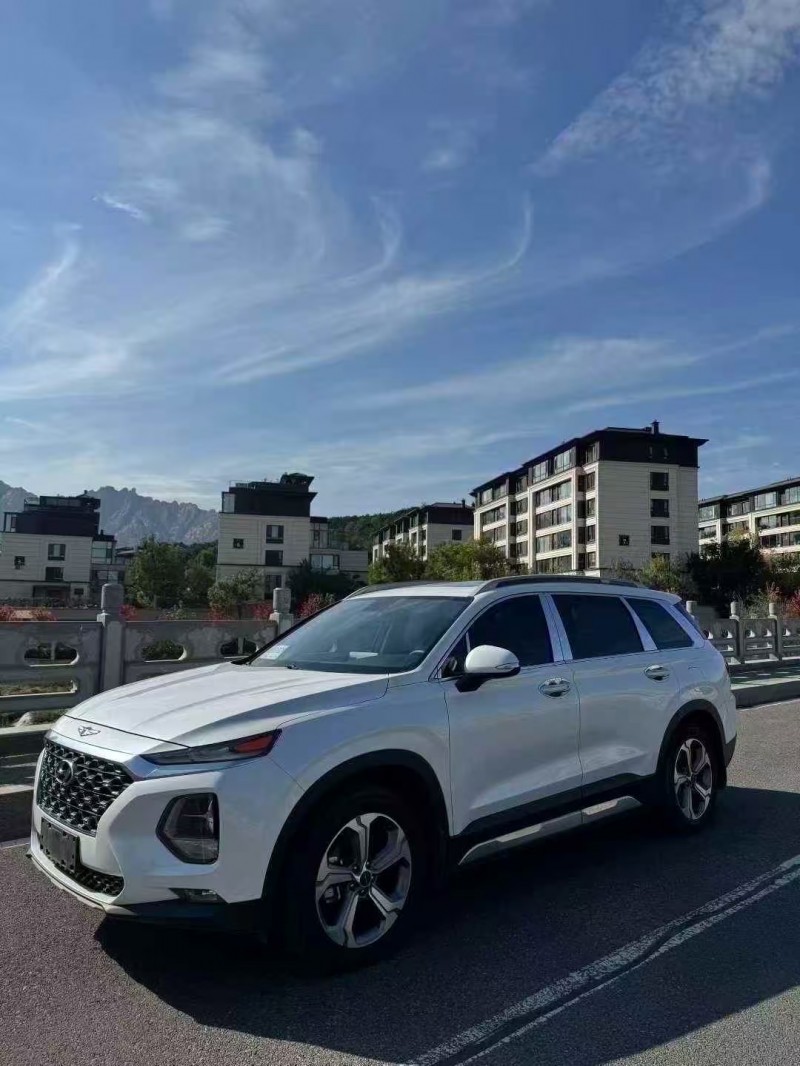 青岛19年现代新胜达3