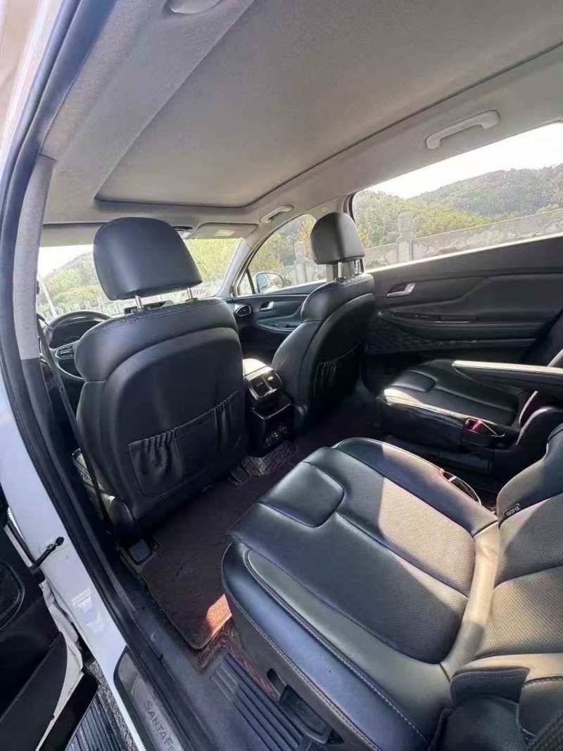 青岛19年现代新胜达6