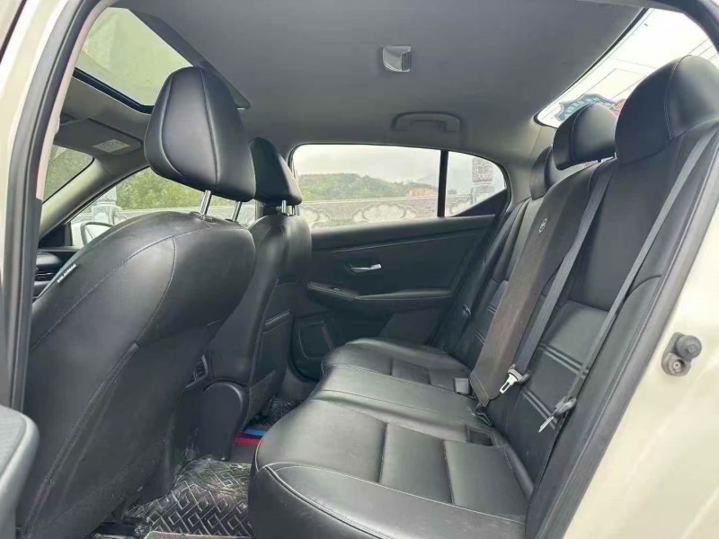 青岛20年日产轩逸3