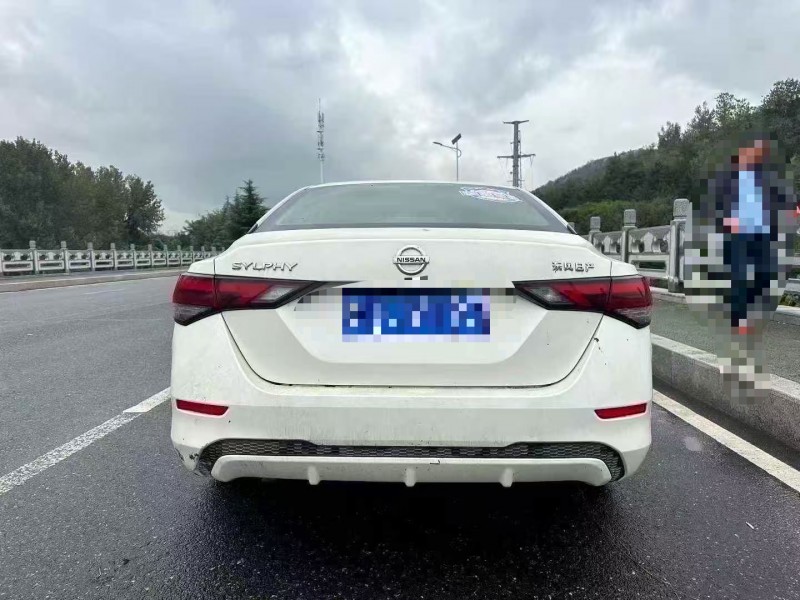 青岛20年日产轩逸9