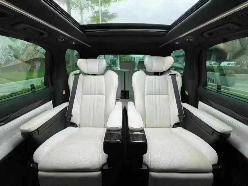 深圳23年雷克萨斯LM雷尔法5