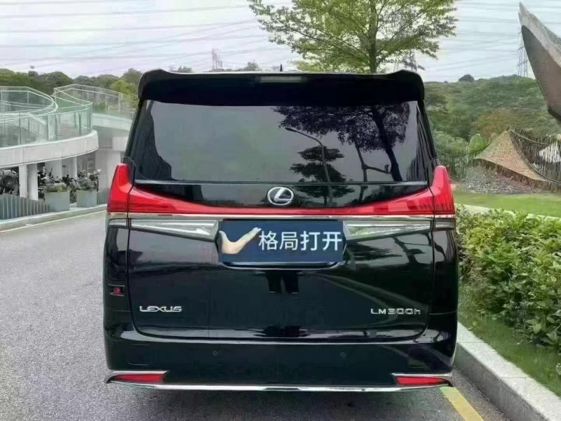 深圳23年雷克萨斯LM雷尔法9