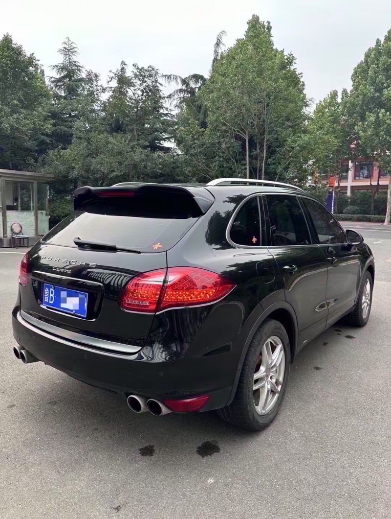 青岛13年保时捷卡宴8