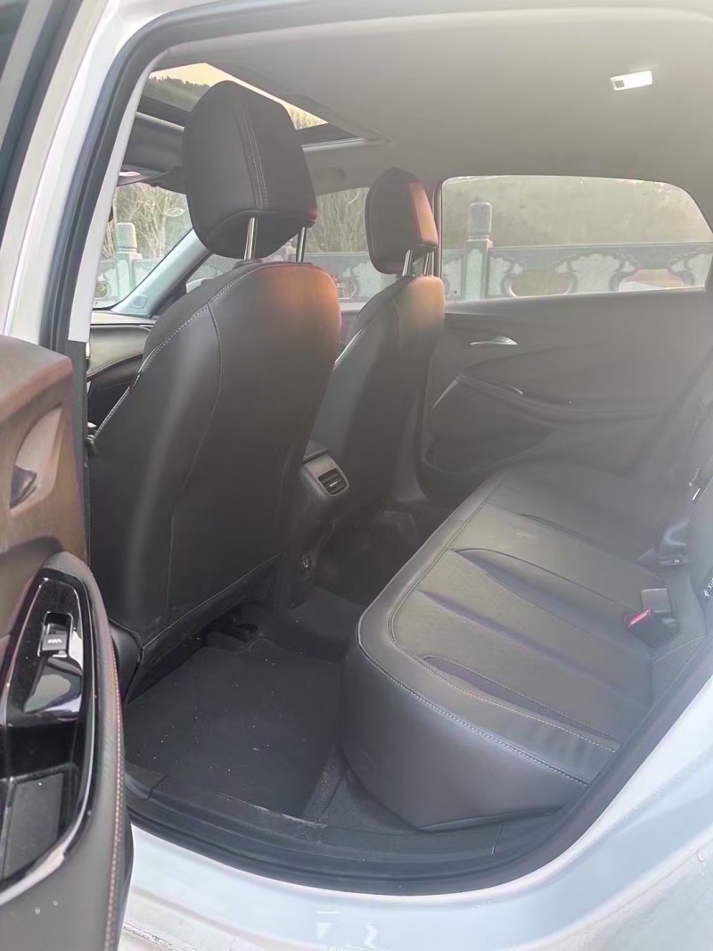 青岛23年别克威朗5