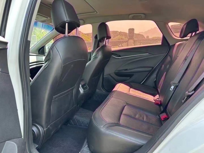 青岛19年别克阅朗3