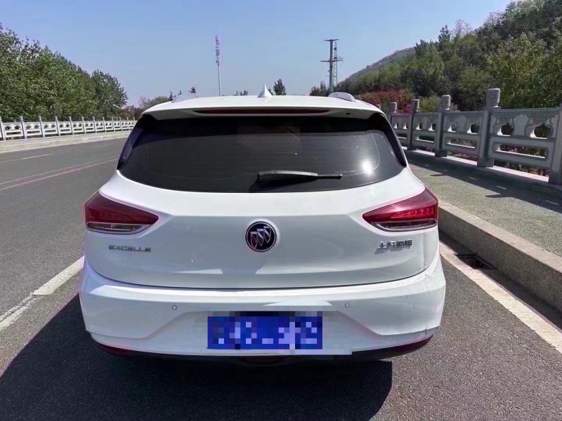 青岛19年别克阅朗9