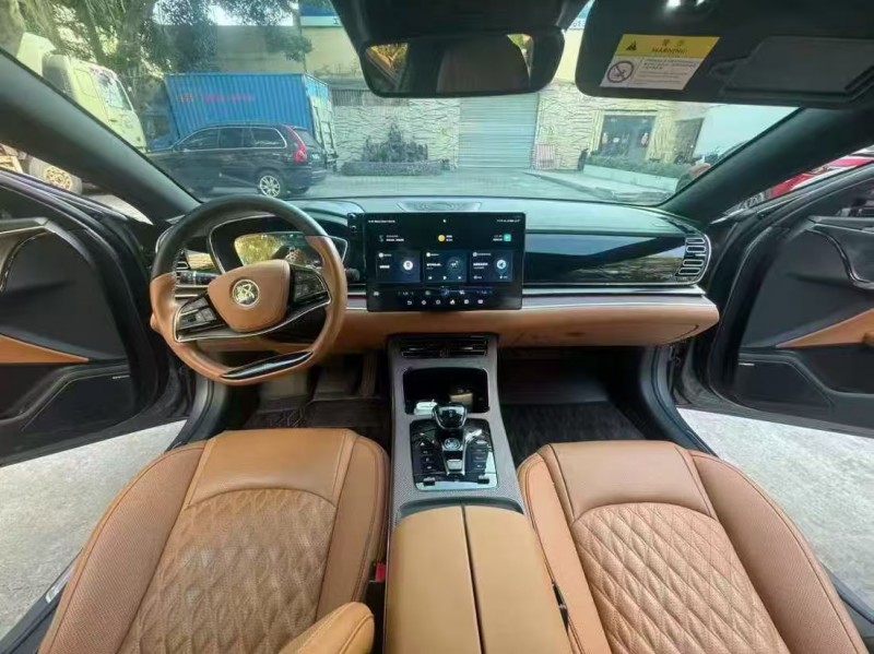 广州23年比亚迪汉5