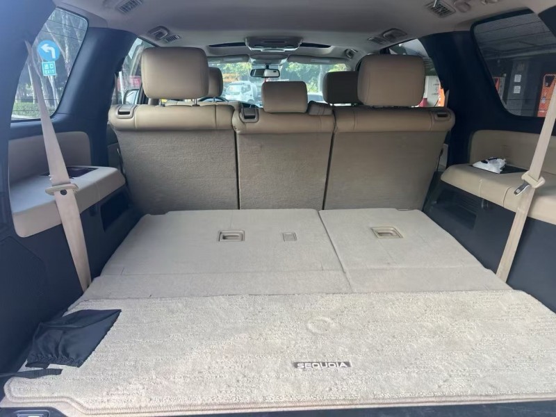 广州15年丰田红杉3