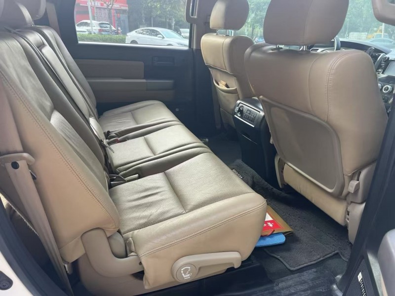 广州15年丰田红杉5