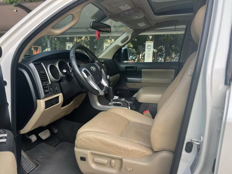 广州15年丰田红杉6