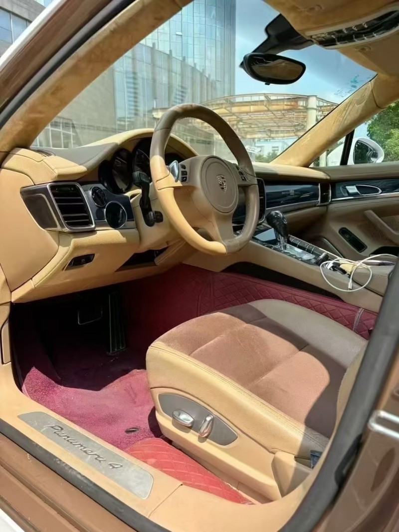 广州11年保时捷帕拉梅拉4