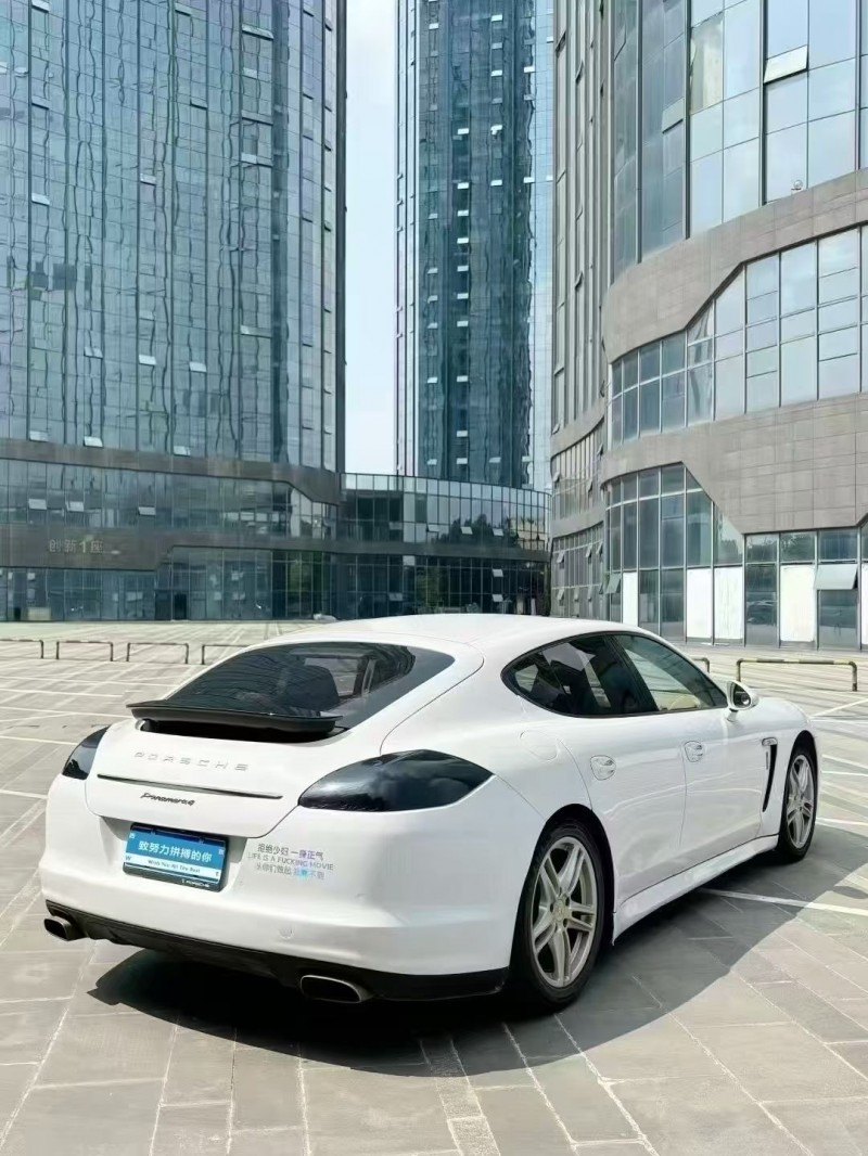 广州11年保时捷帕拉梅拉8