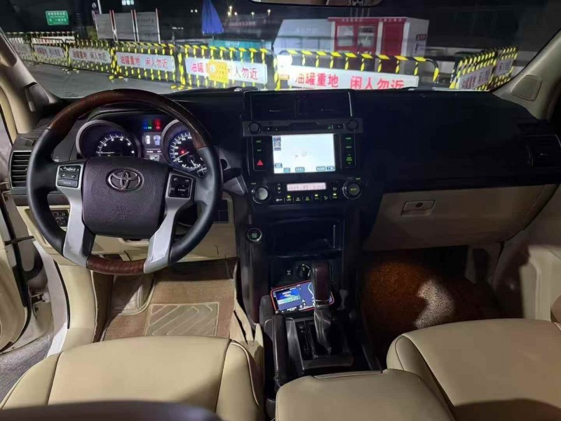 广州14年丰田普拉多4