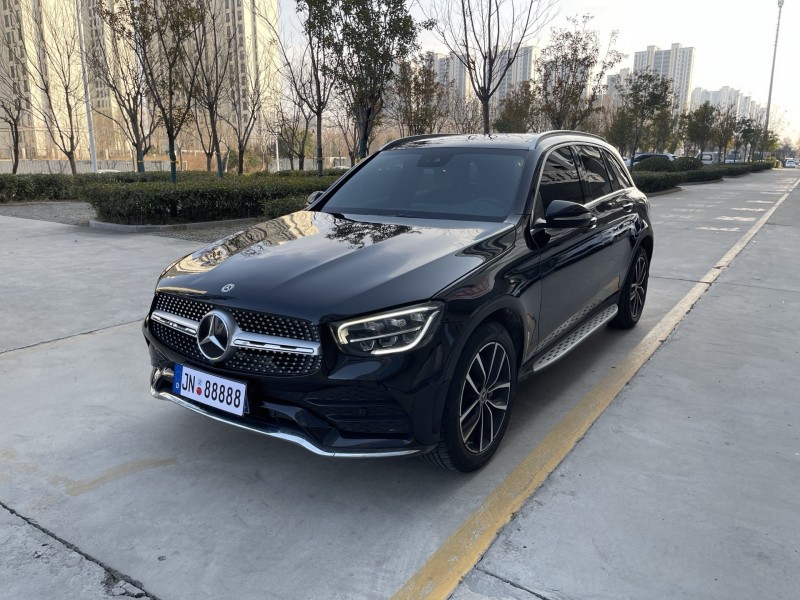 济宁19年奔驰GLC7