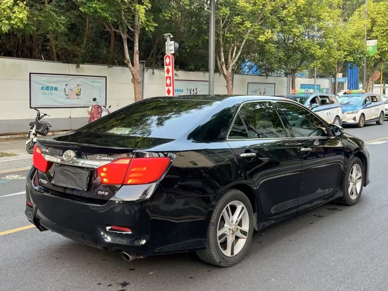 广州13年丰田凯美瑞8