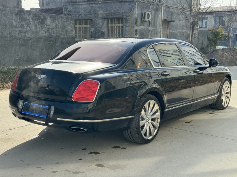 新乡12年宾利飞驰4