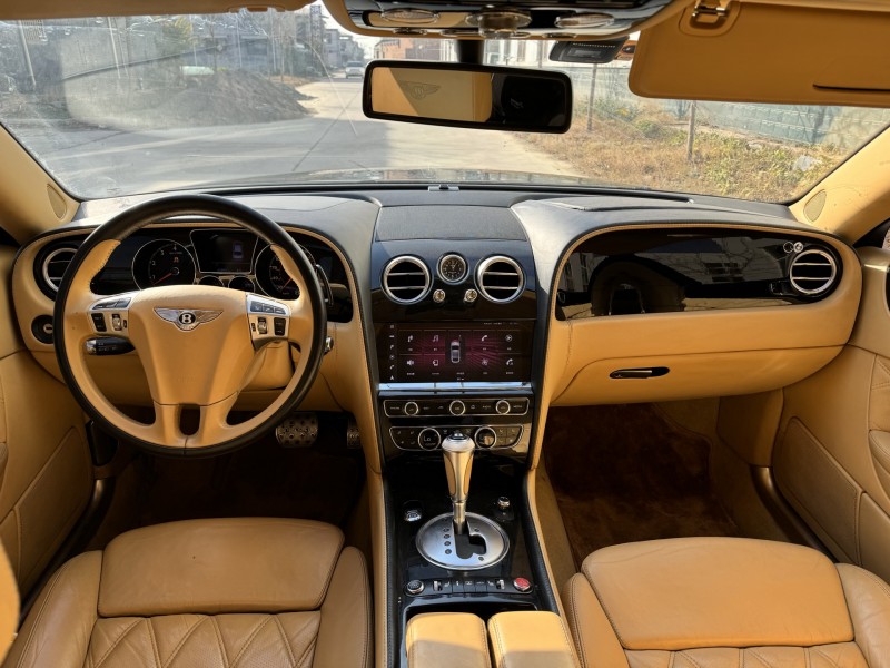 新乡12年宾利飞驰6