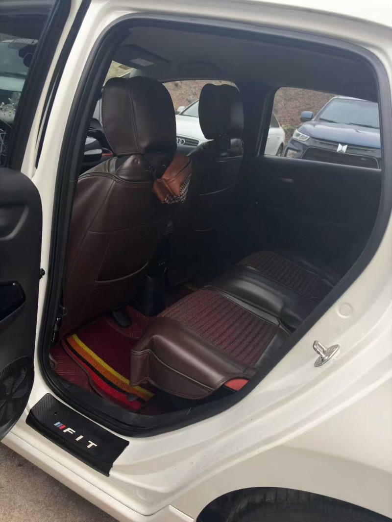 重庆21年本田飞度6