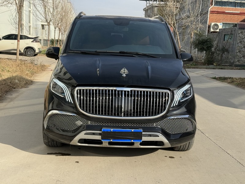 新乡24年奔驰威霆1