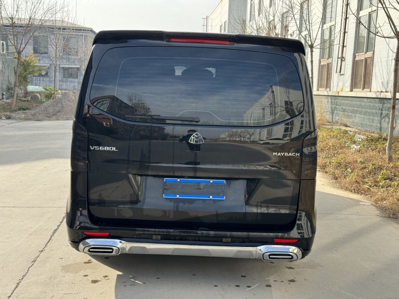 新乡24年奔驰威霆8