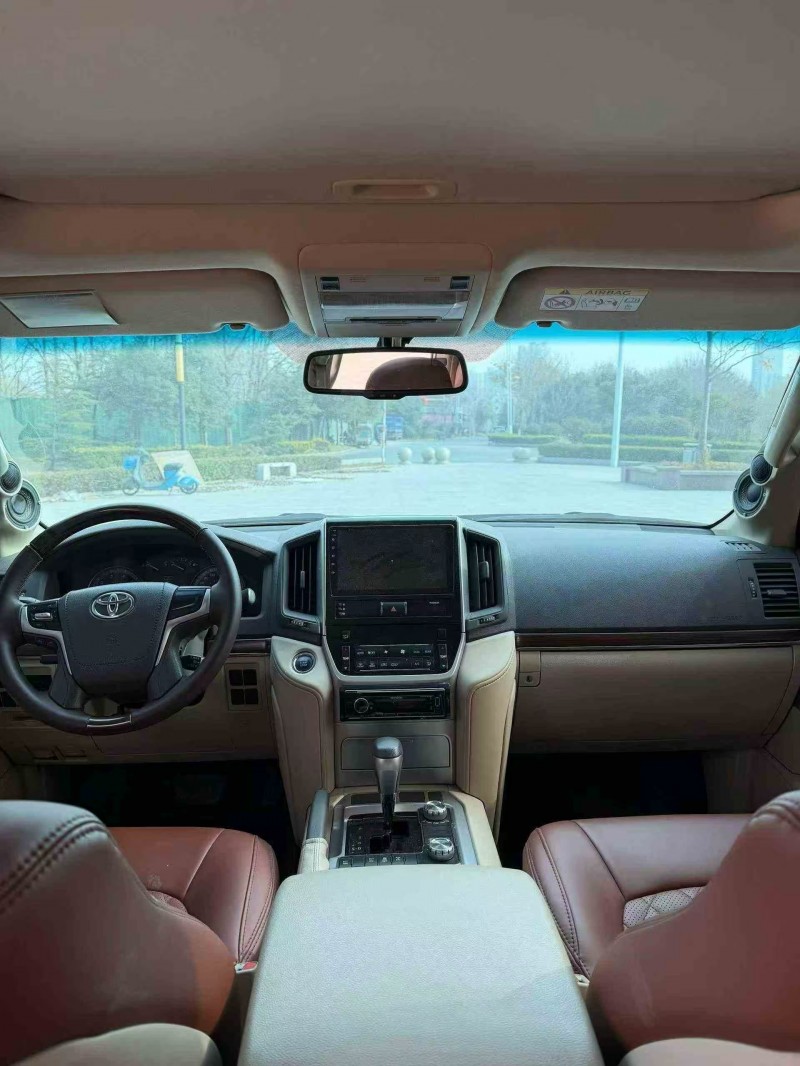 潍坊19年丰田兰德酷路泽4