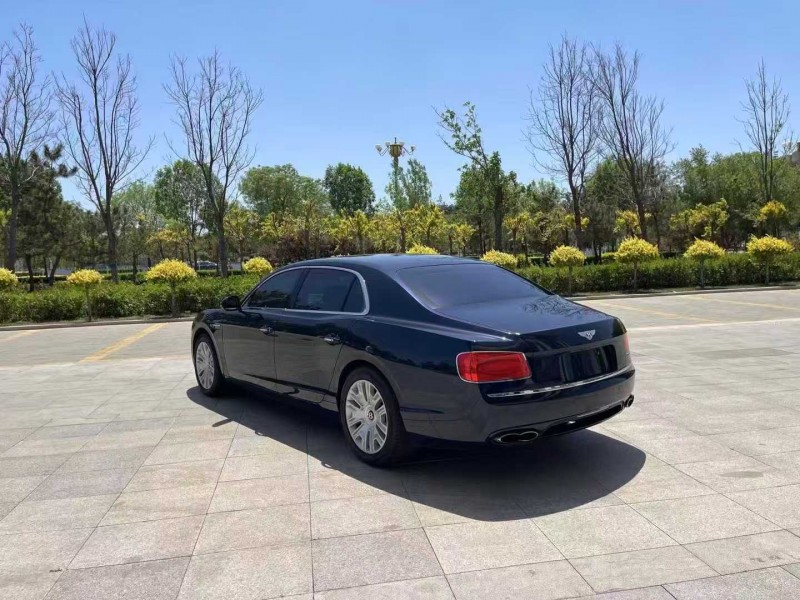 沧州16年宾利飞驰5