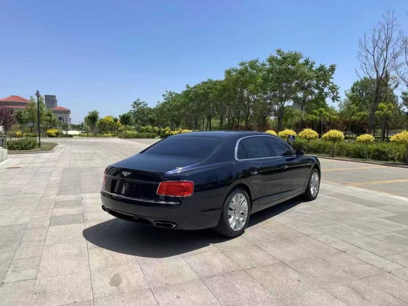 沧州16年宾利飞驰6