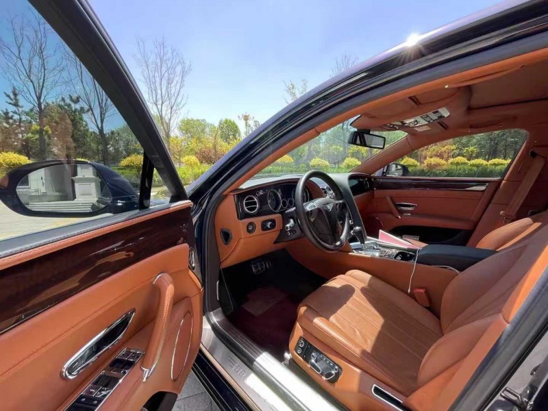 沧州16年宾利飞驰7