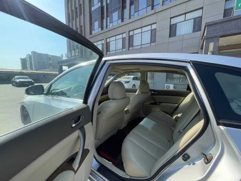 沧州11年日产天籁8