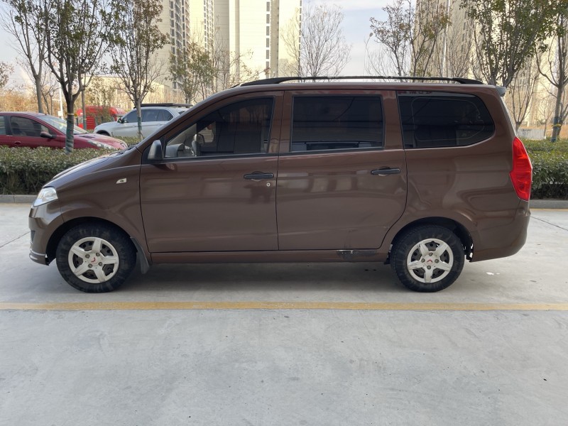 济宁20年五菱汽车宏光7