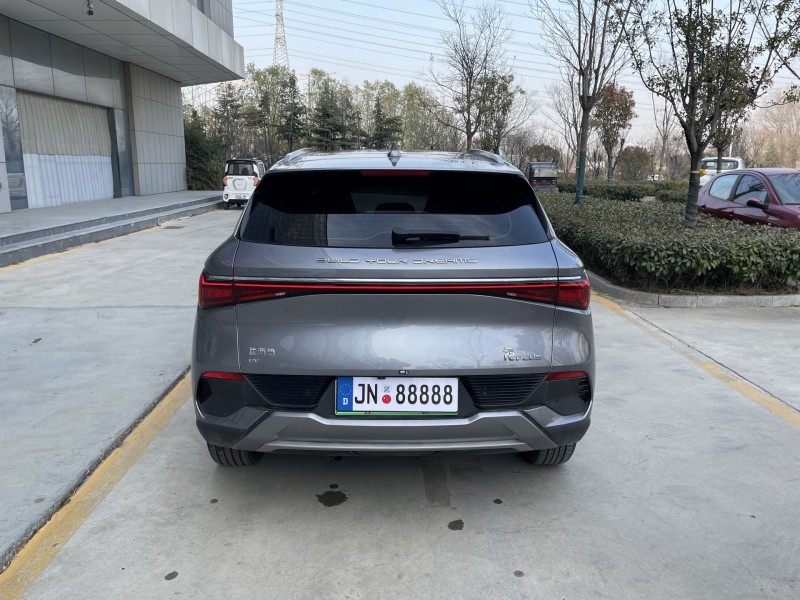 济宁23年比亚迪元9