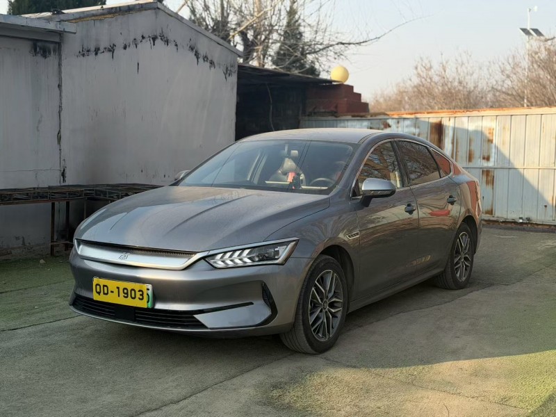 青岛25年比亚迪秦3