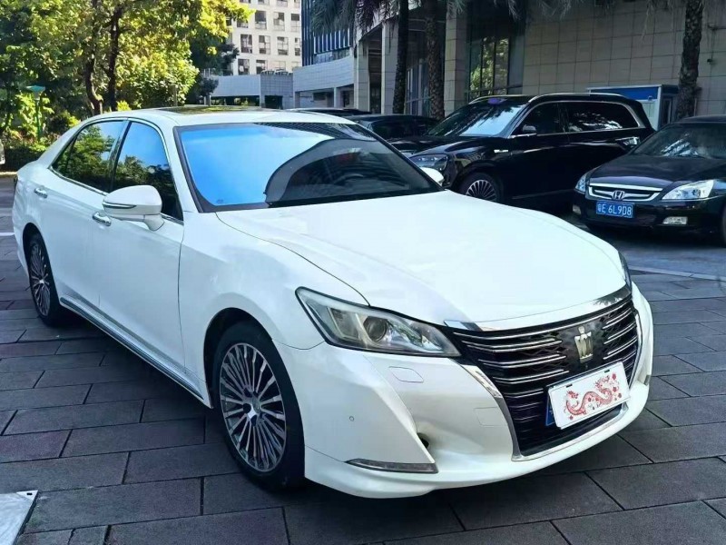 佛山18年丰田皇冠2