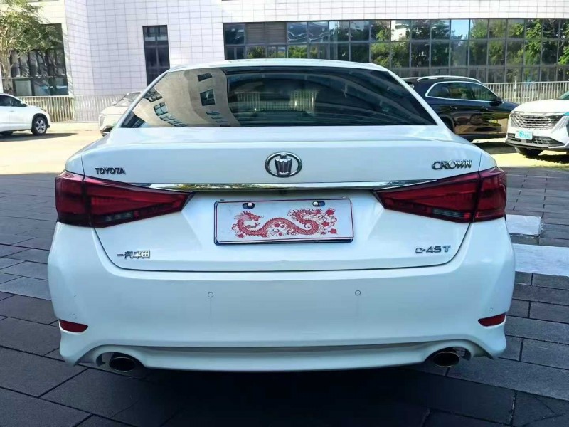 佛山18年丰田皇冠9