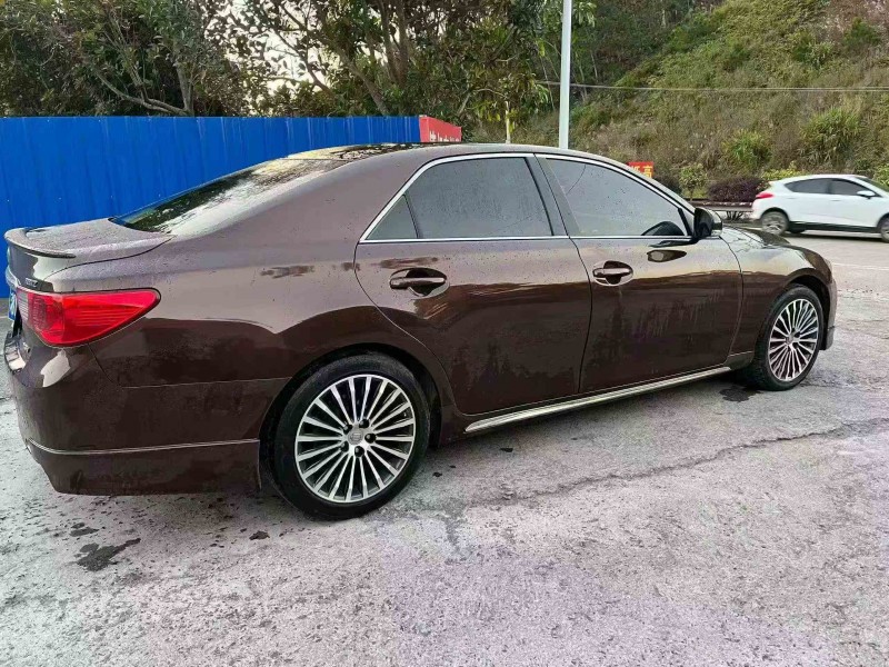 梧州13年丰田锐志7