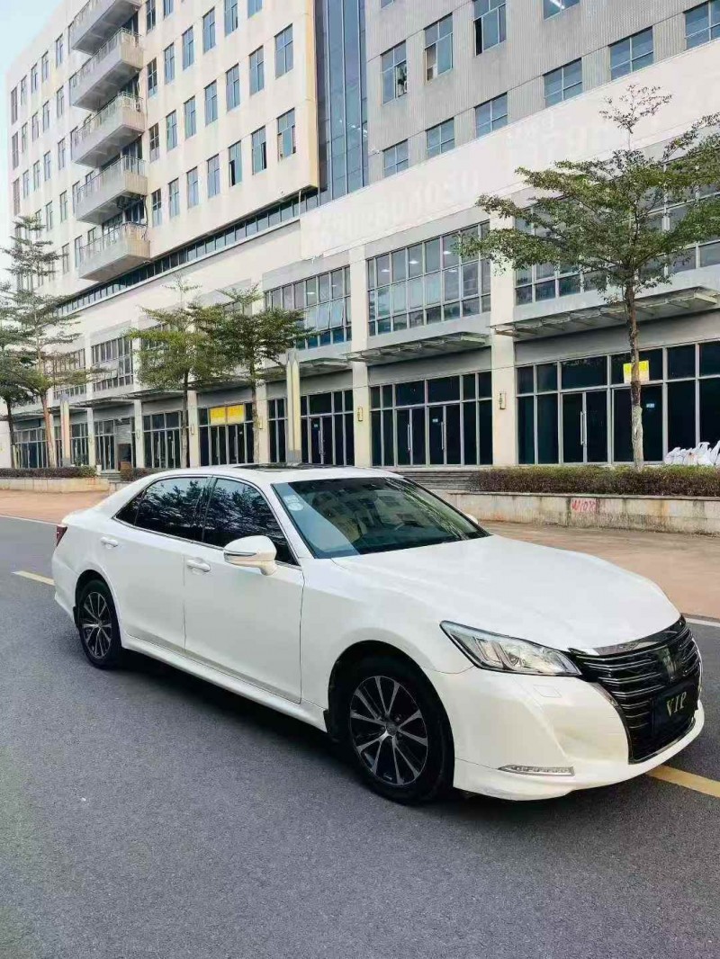 东莞18年丰田皇冠2