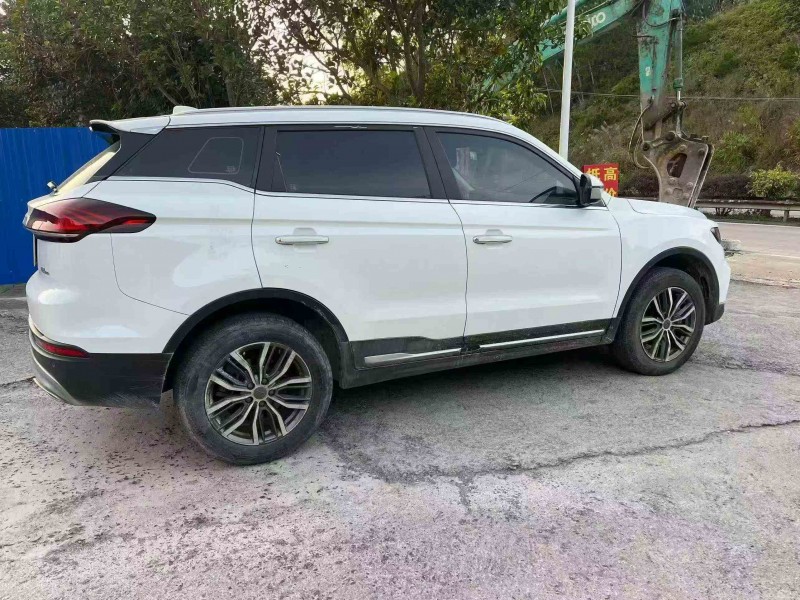 梧州20年吉利博越7