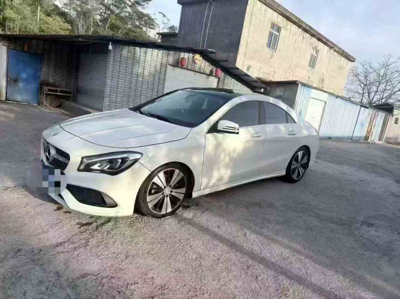 贵港16年奔驰CLA2