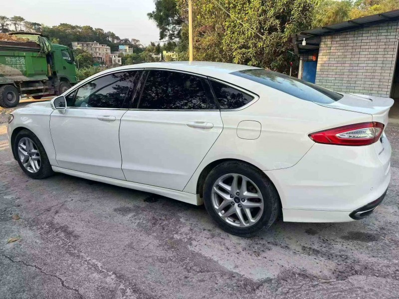 玉林13年福特蒙迪欧8