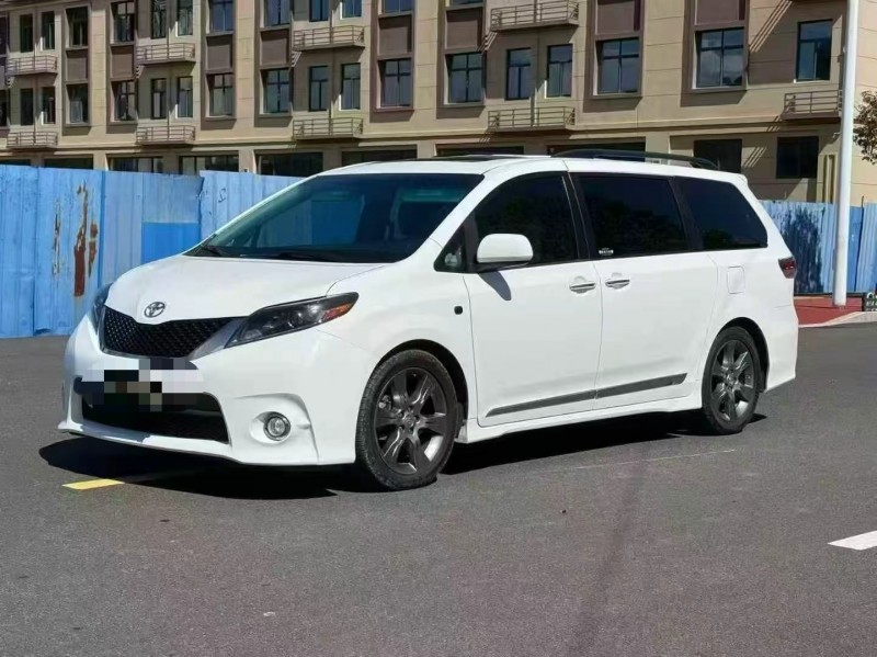 广州16年丰田塞纳2