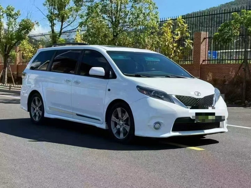 广州16年丰田塞纳3