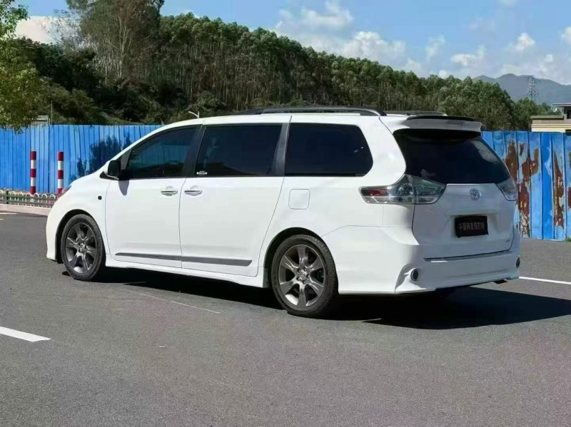 广州16年丰田塞纳7