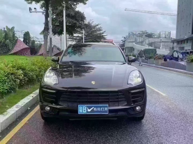 广州16年保时捷Macan1