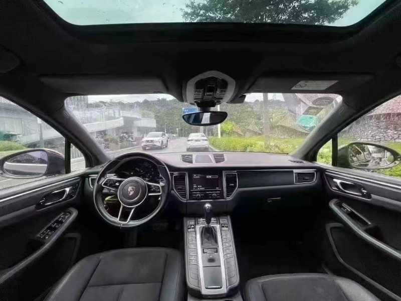 广州16年保时捷Macan4