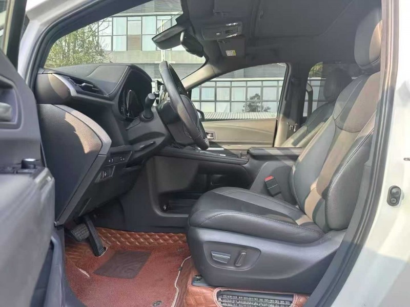 东莞22年丰田塞纳6