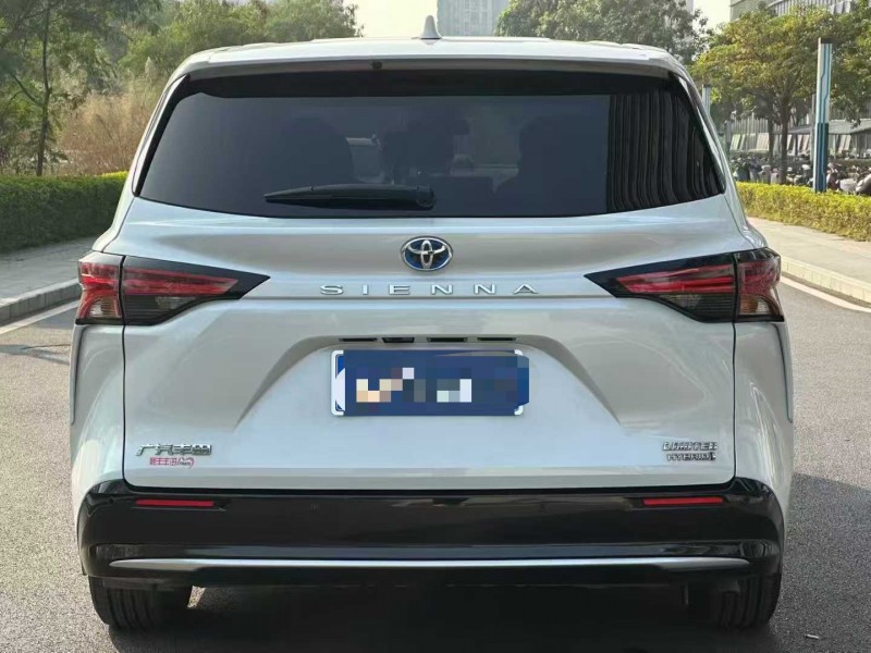 东莞22年丰田塞纳9