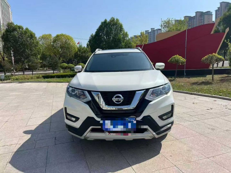 沧州21年日产奇骏1