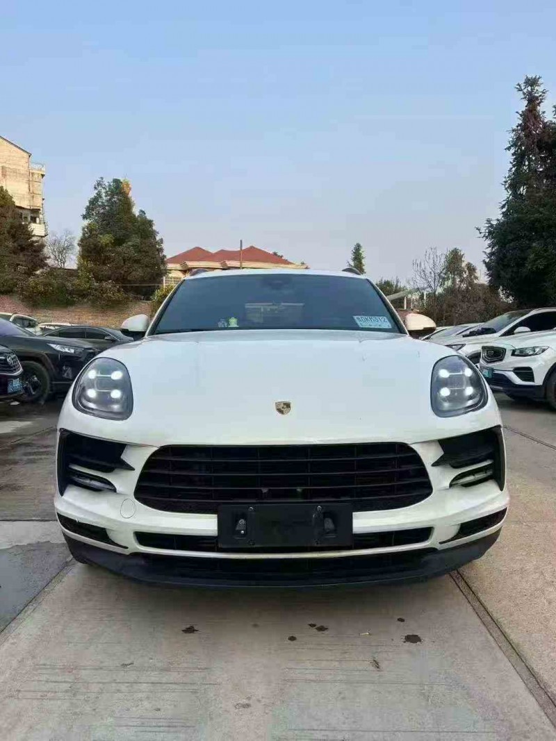 张家界19年保时捷Macan1