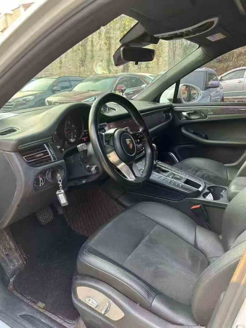 张家界19年保时捷Macan3