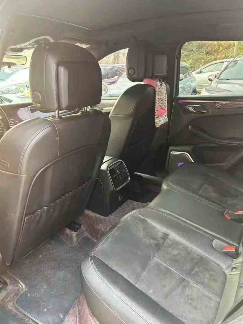 张家界19年保时捷Macan4